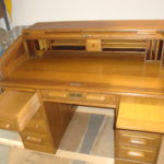 Restaurovaný psací stůl